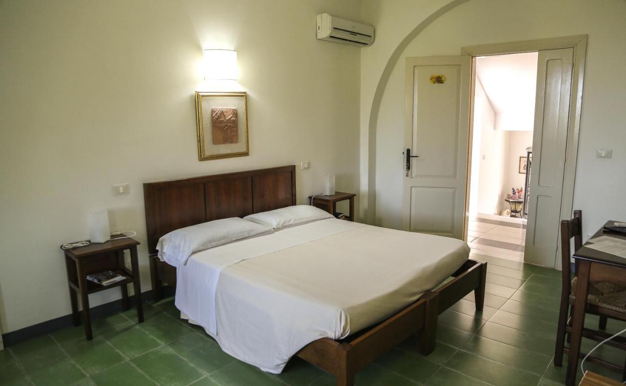 Barone Gr Macri Agriturismo Modi Gerace Exterior photo